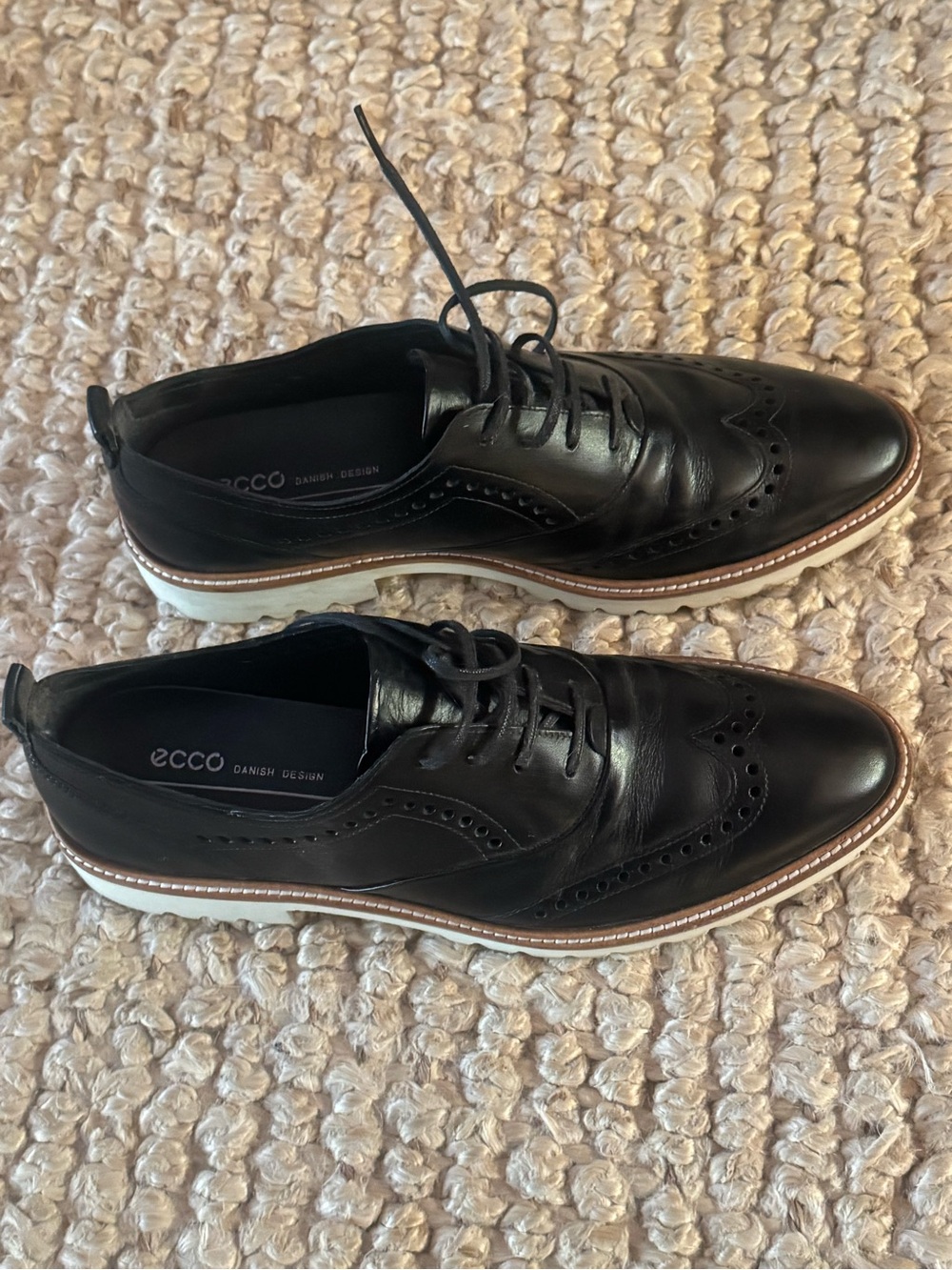 ECCO Women’s  Incise Black Leather Wingtip Oxford size 40